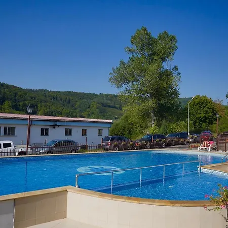 Hotel &