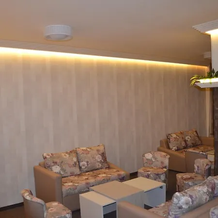 & Hotel 2*